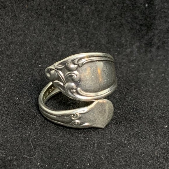 Vintage Wm A Rogers Silver Plated Adjustable Spoon Ring (R203) - Picture 2 of 5
